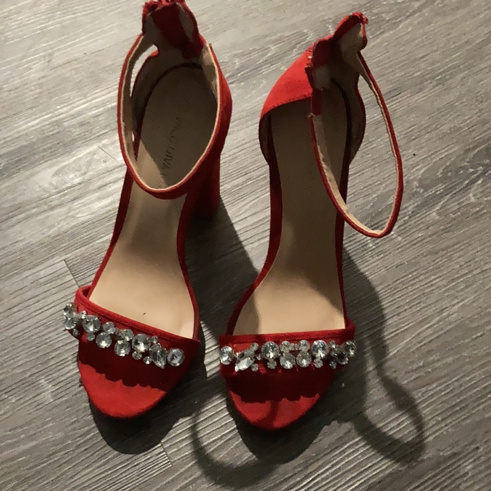 Heels - Picture 2 of 4